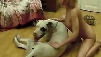 Slim blonde MILF improves sucking skills on penis of Great Dane