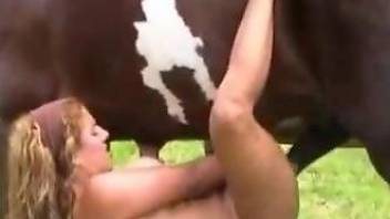 Outdoor fun with the horse's huge dick until fully jizzed